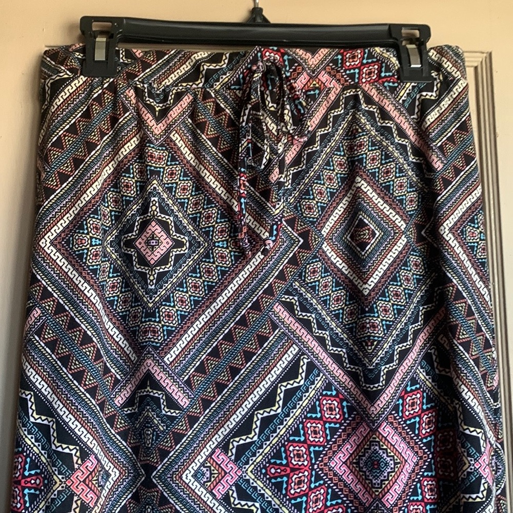 Long pattern skirt - Picture 6 of 6